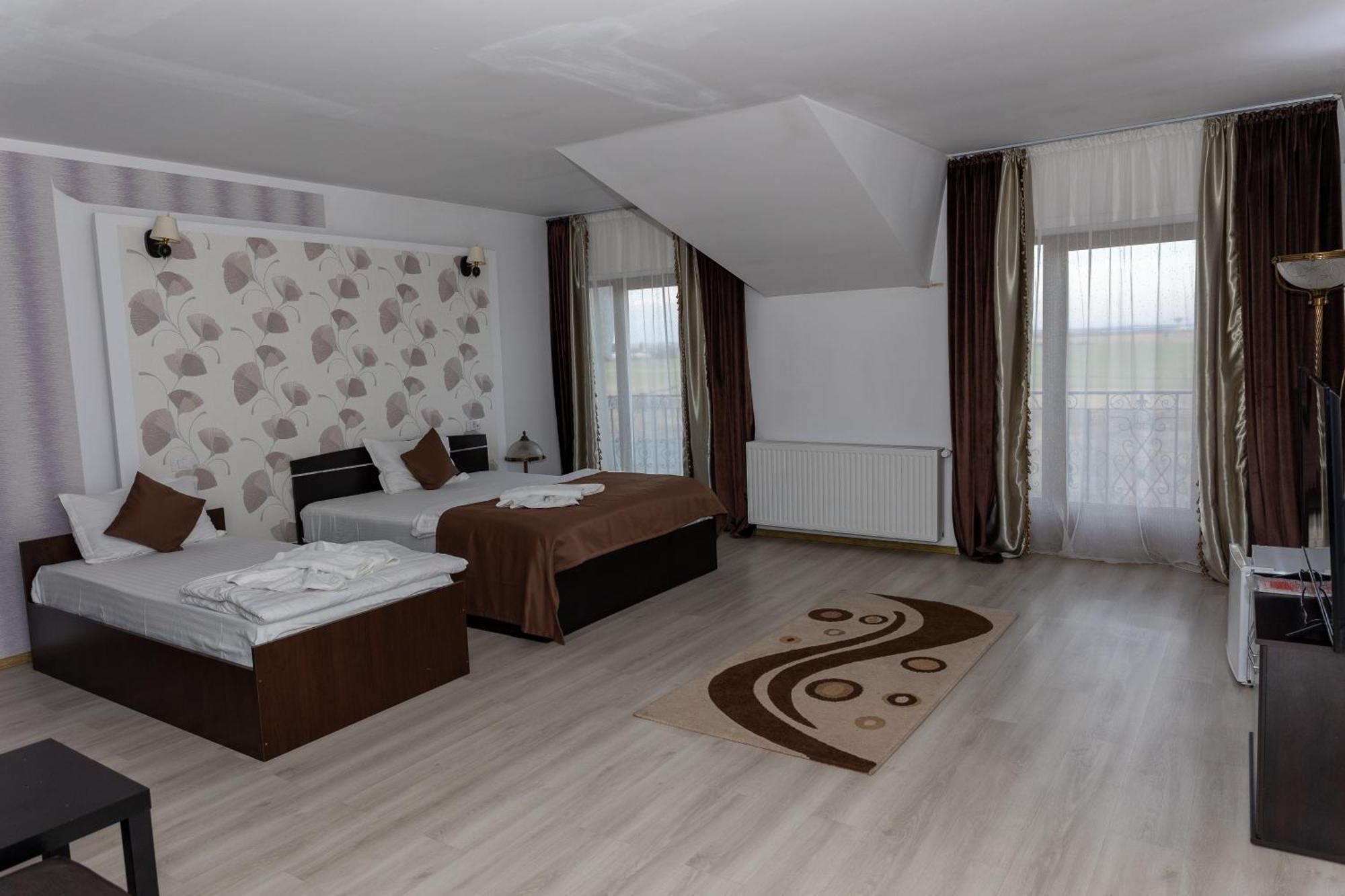 Hotel Rodiv Gaesti Экстерьер фото